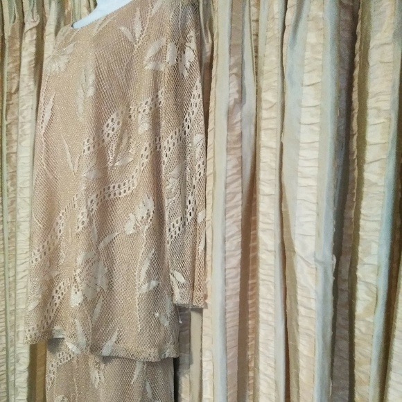 Size 8 Candlelight & Champagne Skirt Set - Picture 3 of 5